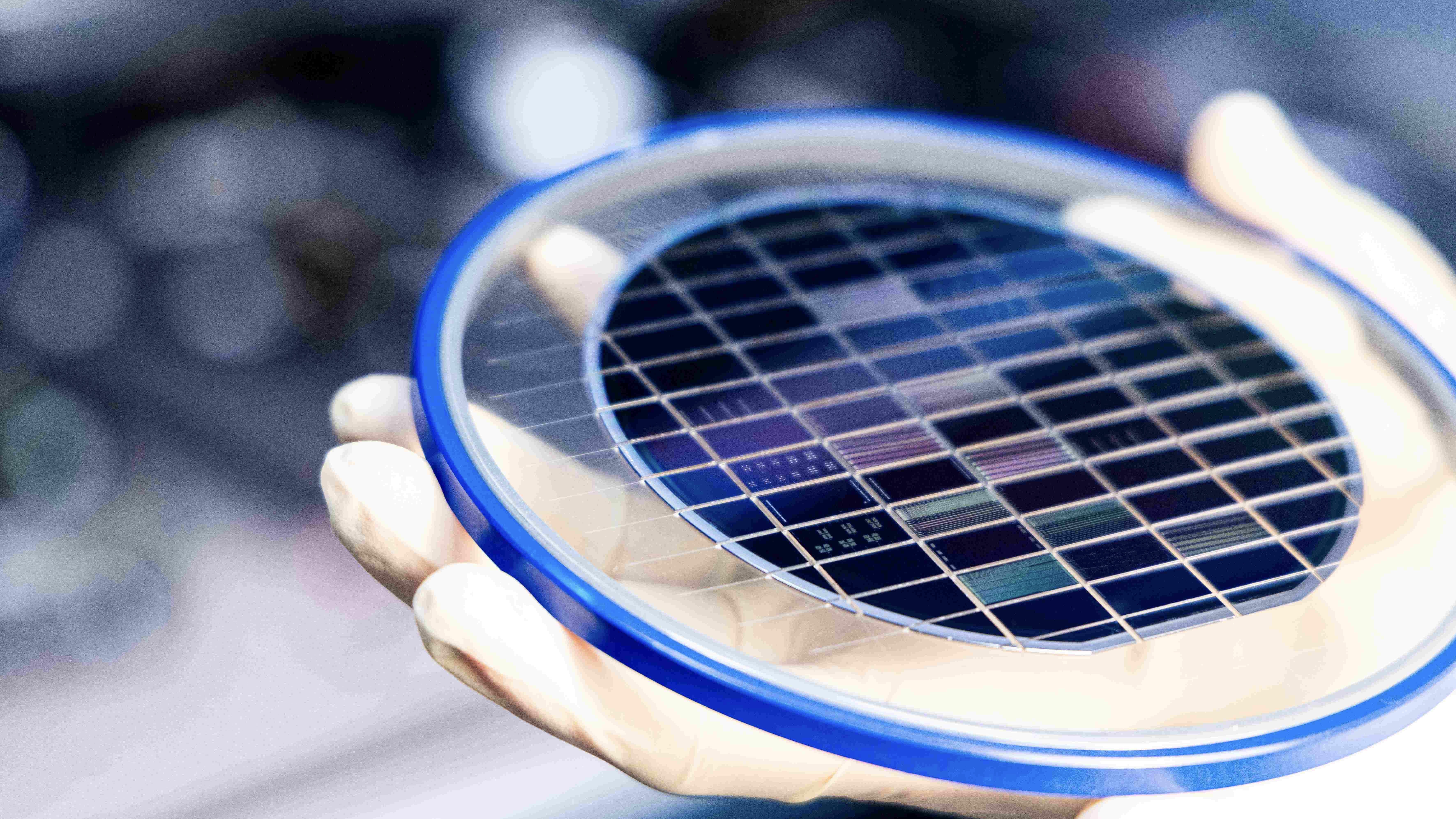 Первые в мире световые NPU могут сократить энергопотребление дата-центров ИИ в 30 раз