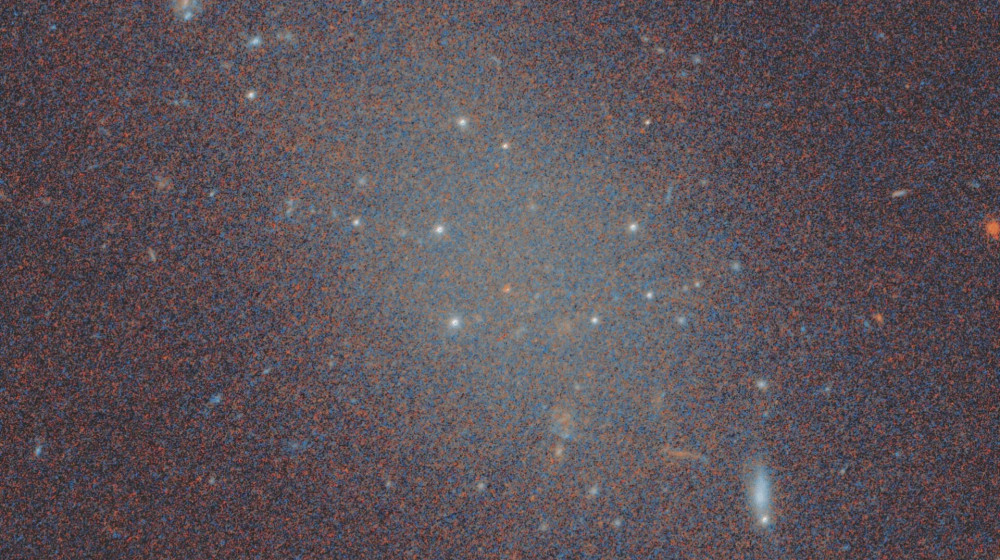 Призрачная галактика без темной материи ставит ученых в тупик