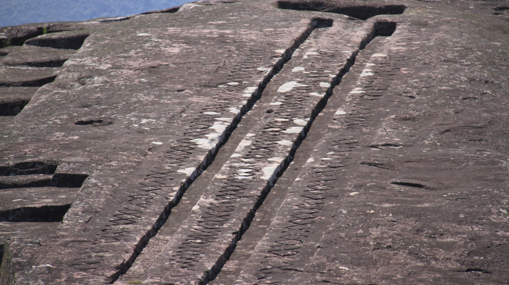 Почему ученые молчат о временах "Трех Лун" на Земле? Краткое изложение "полной" истории человечества вызывает много вопросов