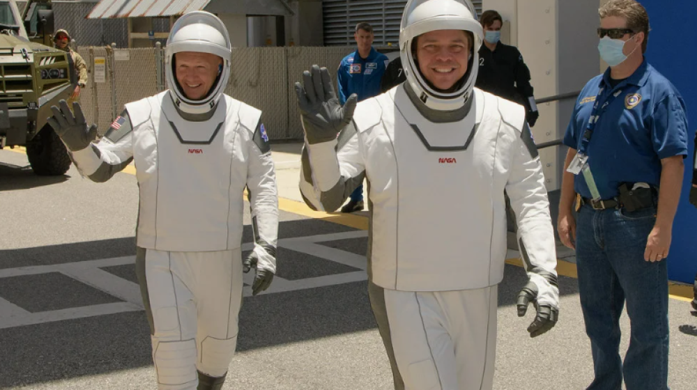 Почему смеялись над скафандрами Илона Маска и как это обернулось успехом