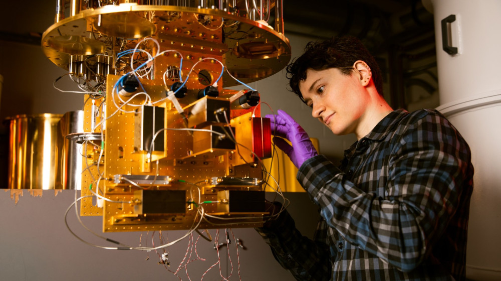 Российский квантовый компьютер превзошел Google и IBM — и это не фантастика