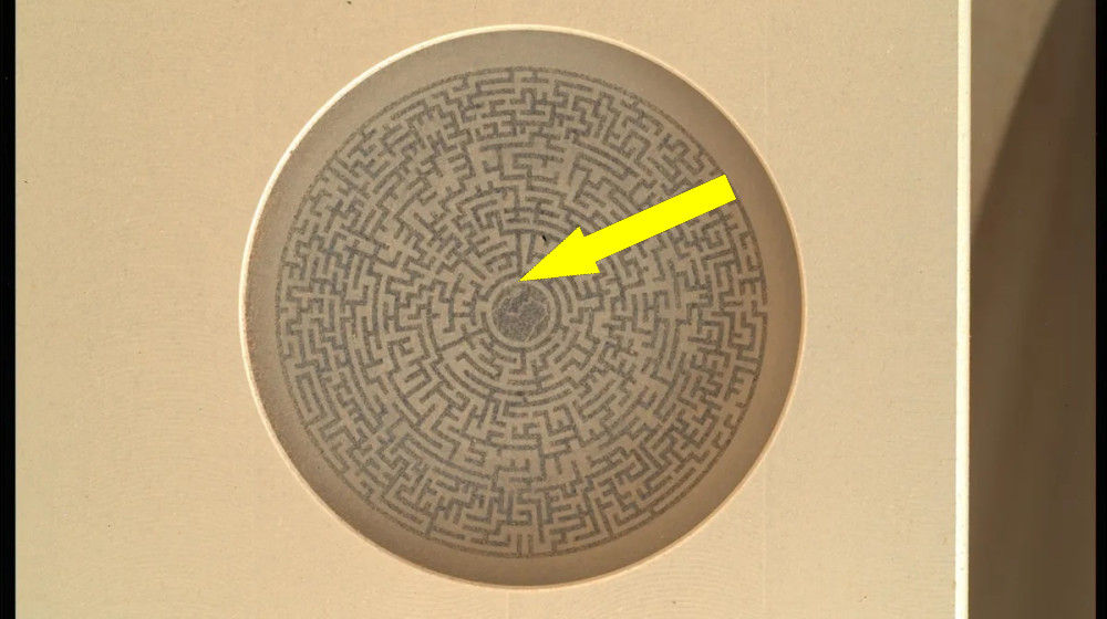 Почему роверы НАСА не устоят перед загадочной шахматной головоломкой на Марсе