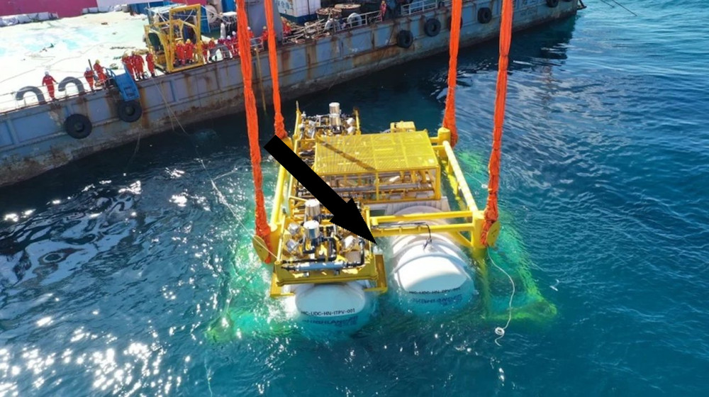  China is dunking data centers into the ocean to keep them cool 