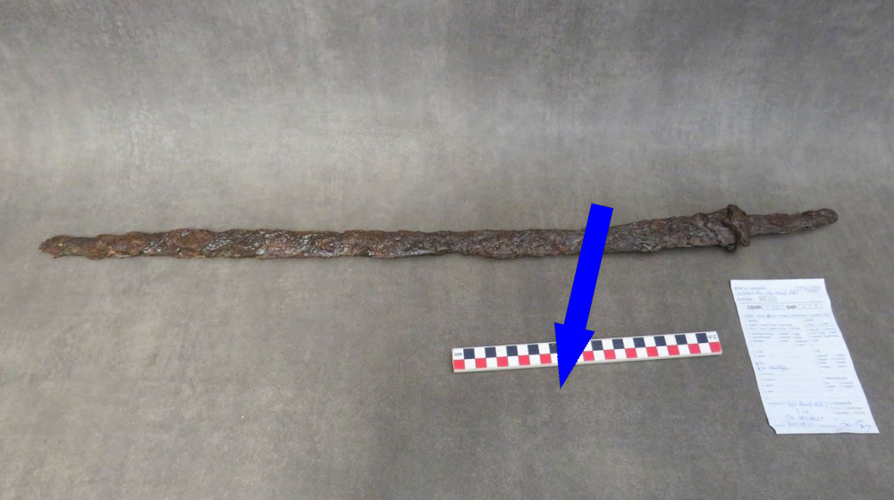  Exceptionally rare iron saber, arrowheads and jewelry discovered in seventh-century warrior's tomb in Hungary 