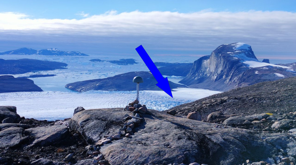 Гренландия искажается, сжимается и извивается из-за «призраков» растаявших ледниковых щитов