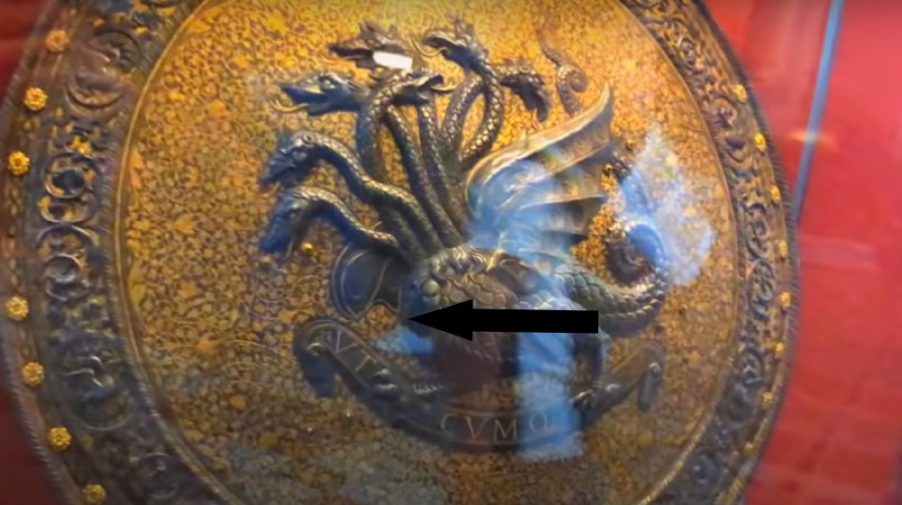 Эти удивительные экспонаты Эрмитажа заставляют исследователей спорить о нашей настоящей истории