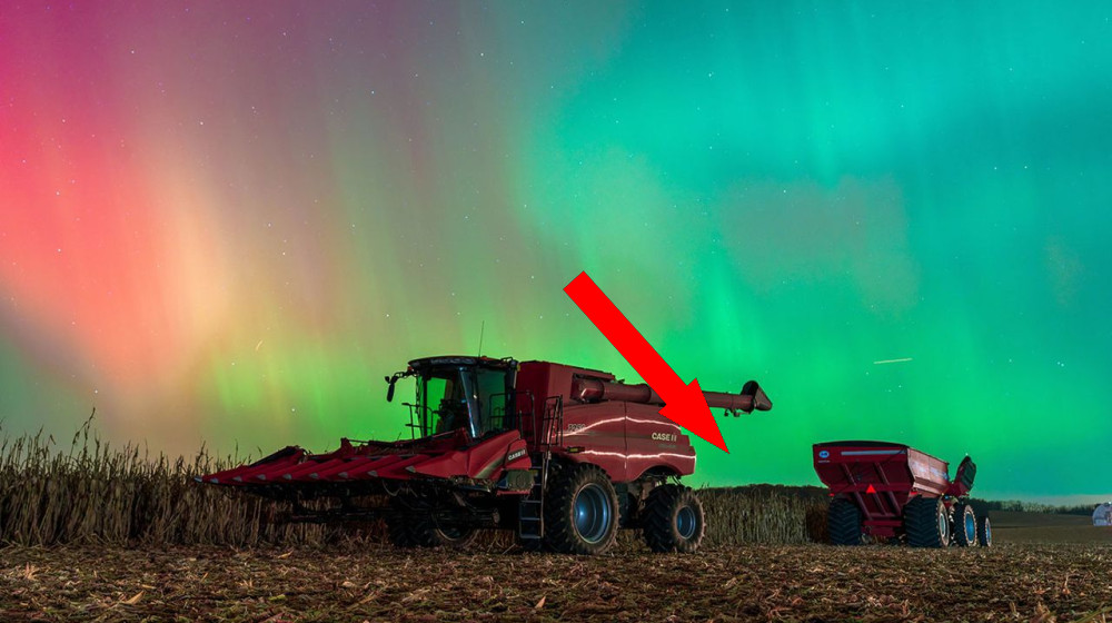  Latest science news: Comet 3I/ATLAS radio bursts | New Glenn launch delayed | Northern lights pictures 