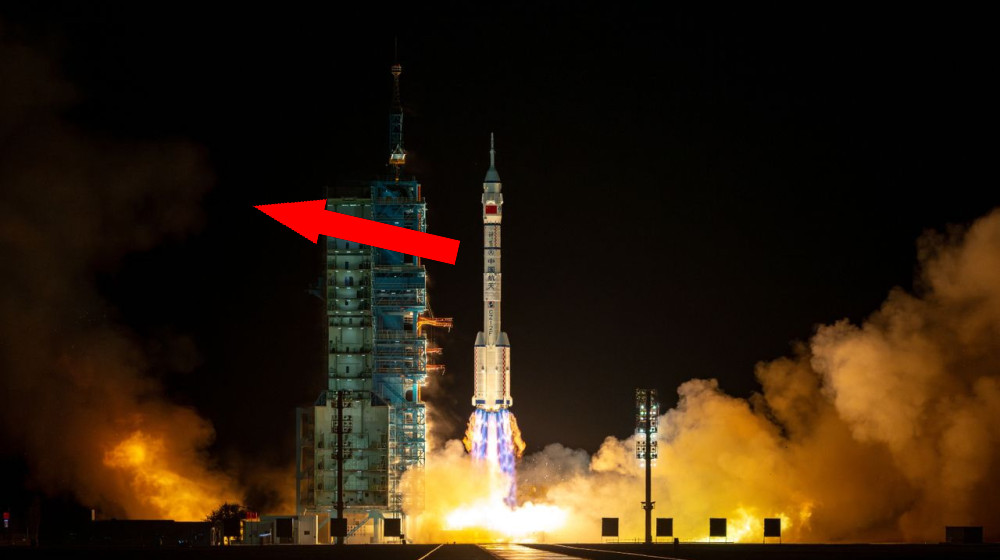  Latest science news: Comet 3I/ATLAS | Perfectly preserved Neanderthal skull | Astronauts stranded 