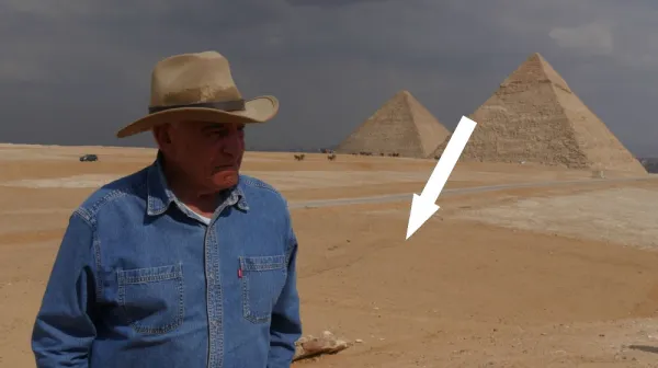 Загадка гробницы Нефертити близка к разгадке, уверяет Захи Хавасс