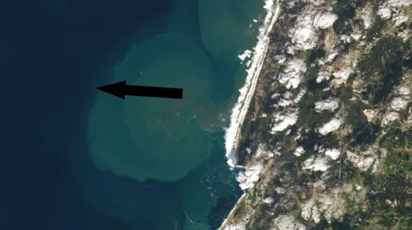  Giant underwater plumes triggered by 7-story waves at Nazaré captured off Portuguese coast — Earth from space 