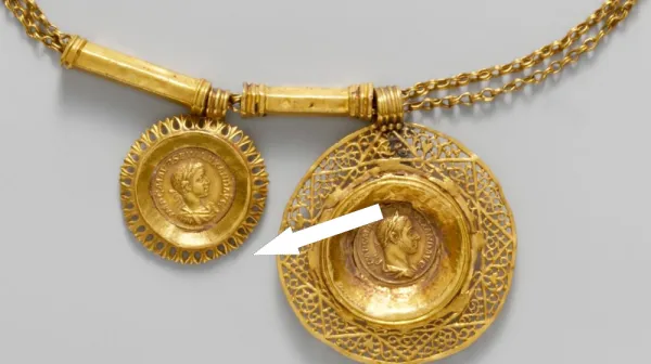  Pectoral with coins: 'One of the most intricate pieces of gold jewelry to survive from the mid-sixth century' 