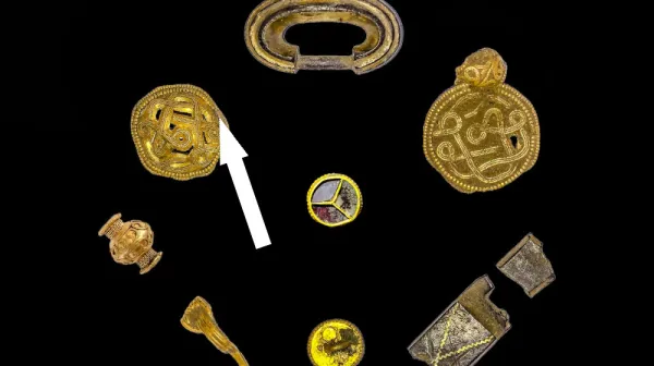  Archaeology student finds rare ninth-century gold 'within the first 90 minutes' of her first excavation 
