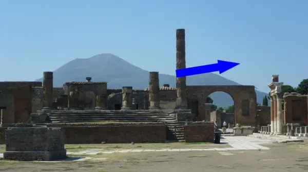 Почему жертвы Помпей были в шерстяной одежде в августе и что это значит