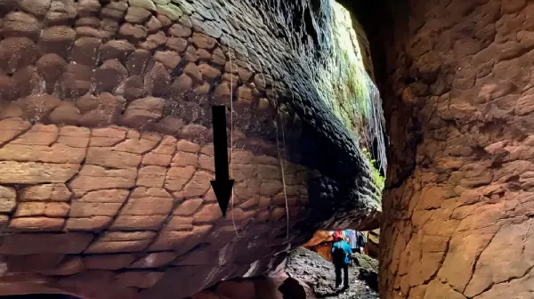 Три кита каменной эпохи Тайланда — загадочные скальные монстры, парящие в лесной стихии