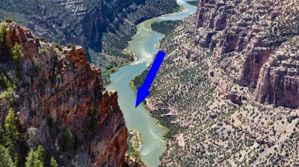 Почему самый крупный приток реки Колорадо течет "вверх" на 160 километров — ученые раскрывают тайну!