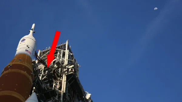 НАСА устраняет неполадки в ракете Артемида II для апрельского запуска вокруг Луны
