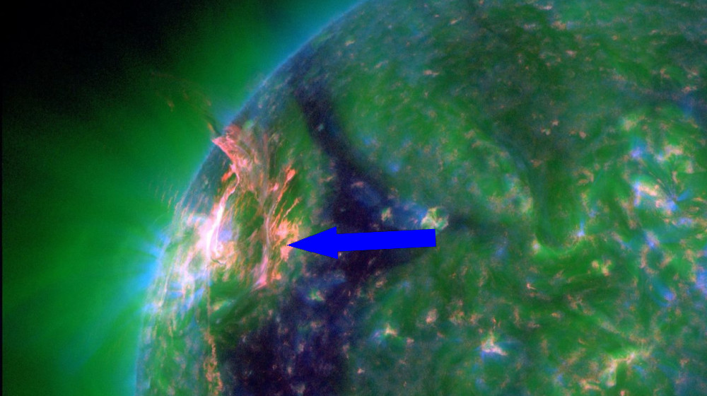  Eruption blows hole in sun's atmosphere, unleashing solar flare and potentially triggering northern lights 